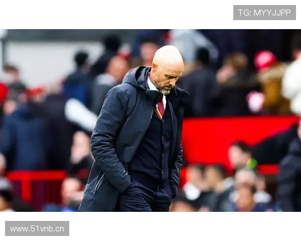 曼联战术困局持续，重建曙光能否扭转沉沦走势？