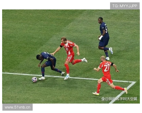 拜仁中场控场能力下滑,表面强势实则节奏混乱已逐步反映在比赛走势中 拜仁中场控场能力下滑,表面强势实则节奏混乱已逐步反映在比赛走势中