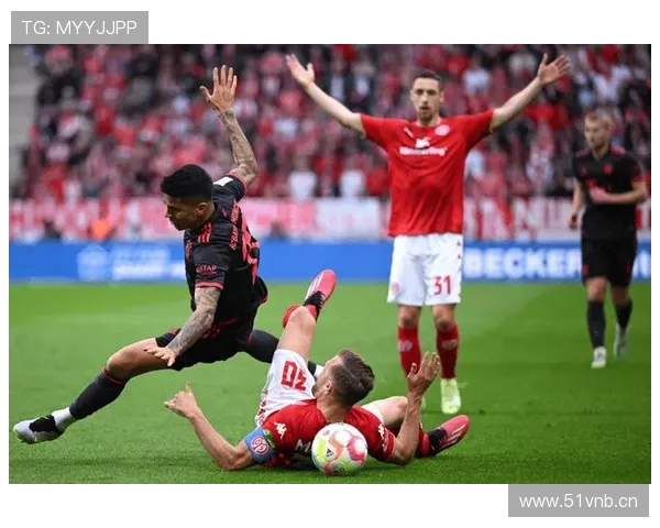 拜仁中场对抗问题显现:控球优势下防守效率下滑,竞争格局面临调整 拜仁中场对抗问题显现:控球优势下防守效率下滑,竞争格局面临调整