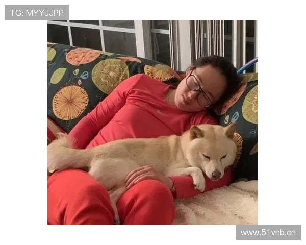 郑赛赛比你想象的还要拼，凌晨三点还能点个外卖坐沙发上练习笔记本背后的秘密太疯狂了！