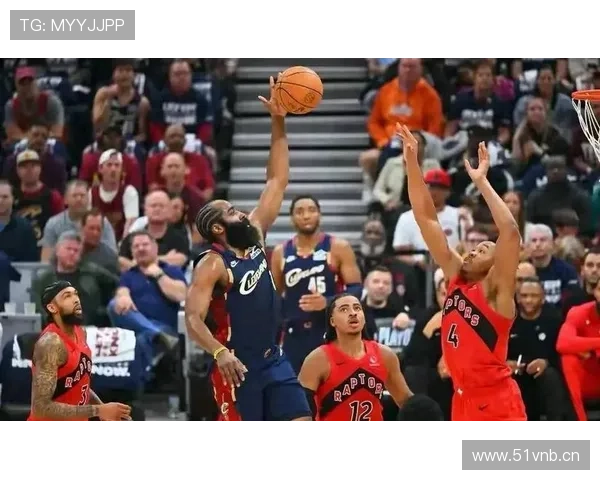 拉里·伯德无球跑动对比詹姆斯效率更高拉开进攻差距